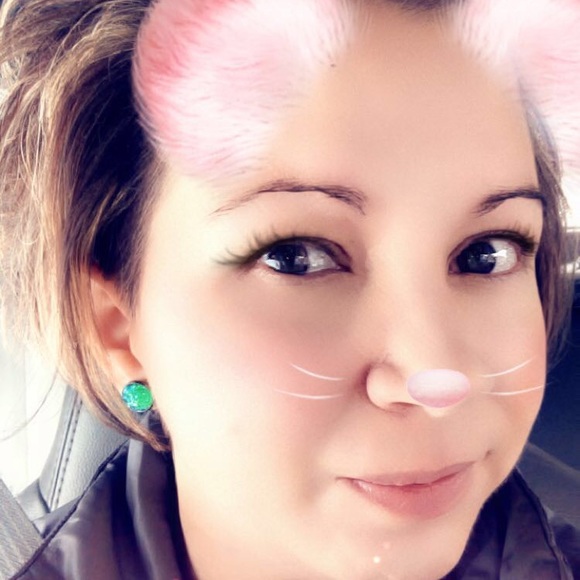 Meet your Posher, Erin - Picture 1 of 1